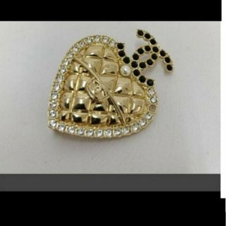 CHANEL（ハート ・ ピアス）のフリマアイテム一覧
