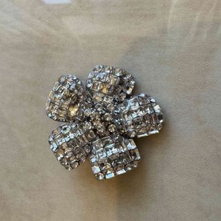 FOXEY（ブローチ/コサージュ）のフリマアイテム一覧