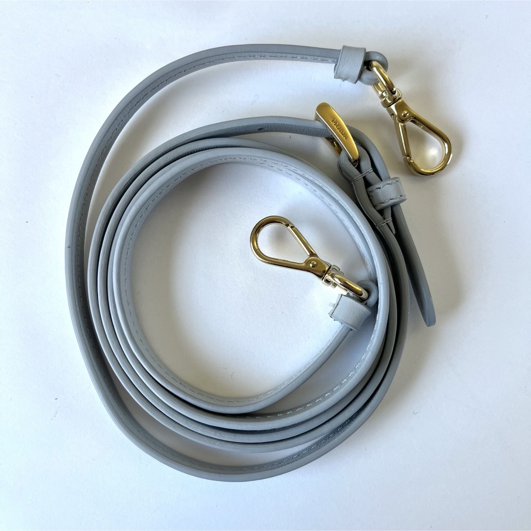 PRADA - 極美品✨プラダ iPhone15ケース 花柄 日本限定 ショルダー