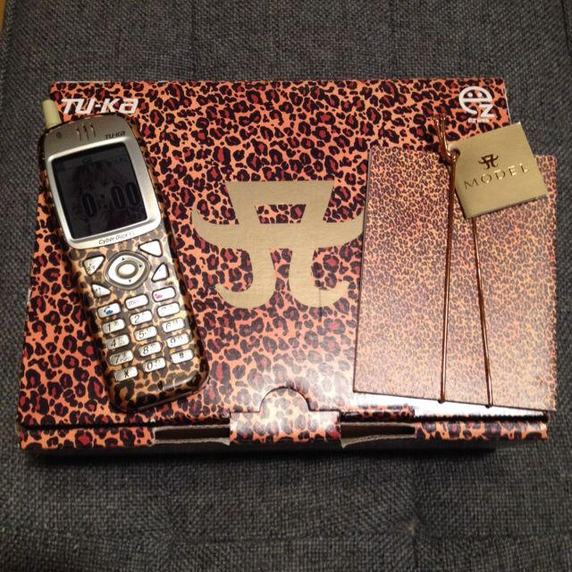 TU-KA ツーカー 浜崎あゆみデザインモデル 携帯 TU-KA ツーカー 浜崎