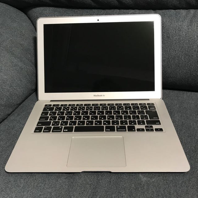 APPLE MacBook Air 13.3インチ MD231J/A PC/タブレット
