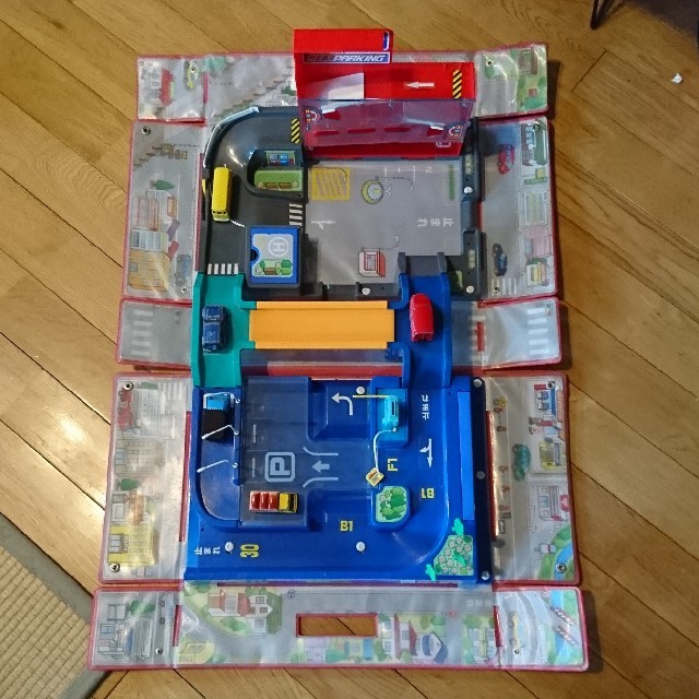 トミカ DXおでかけパノラマバッグ 赤 ミニカー付きの通販 by 鉄馬姫