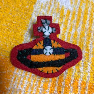 Vivienne Westwood（バッジ/ピンバッジ）のフリマアイテム一覧