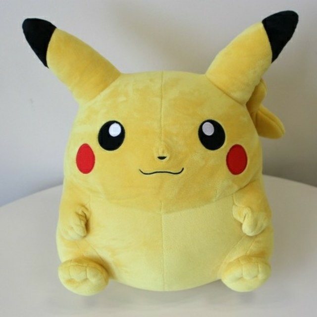 BEAMS×ポケモンピカチュウ 等身大ぬいぐるみ