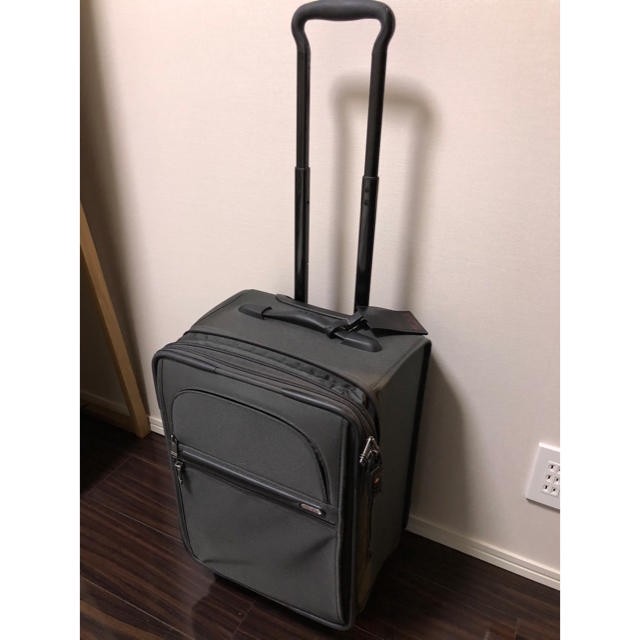 TUMI 22060 ALPHA2・4ウィール・キャリースーツケース ブラック