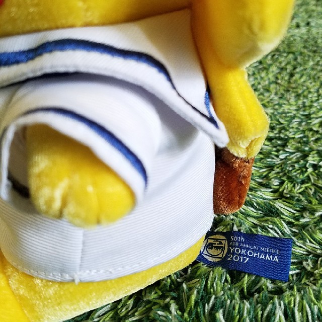 ポケモン - 美品☆ADB YOKOHAMAピカチュウぬいぐるみ 白×青 2017 限定