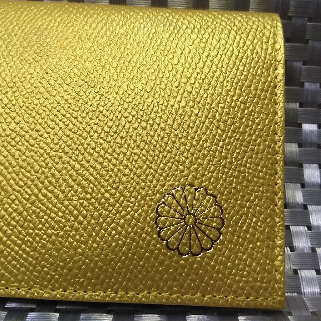 皇居限定 菊の御紋入り 牛革長財布 ゴールド （金色） 新品未使用品 お