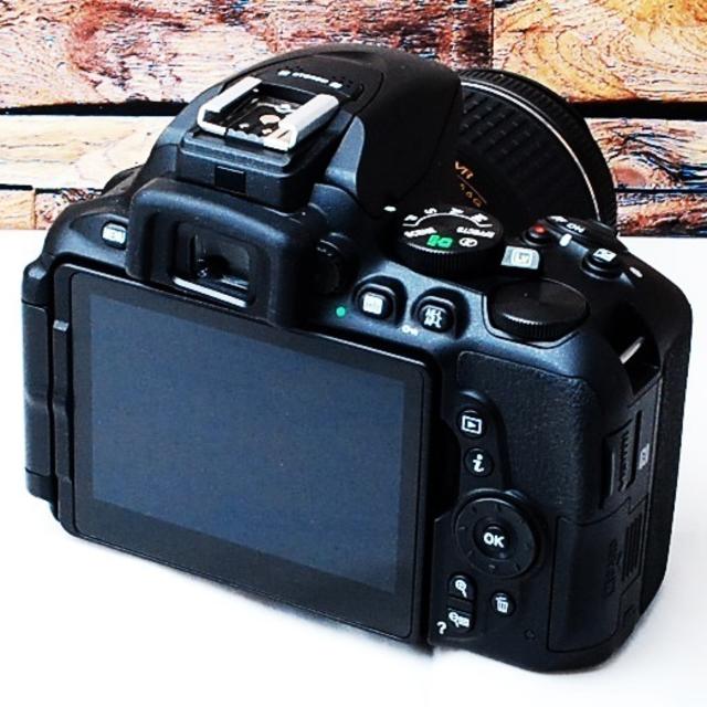 ☆極上級＆自撮り＆スマホ転送＆超高画質2416万画素☆ニコン D5600