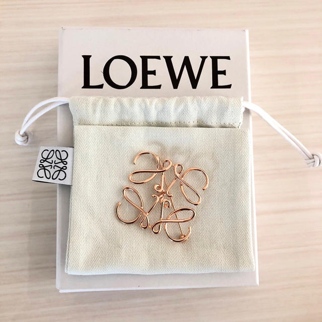 正規品】LOEWE ロエベ ブローチ ゴールド【ギャランティカード付き】