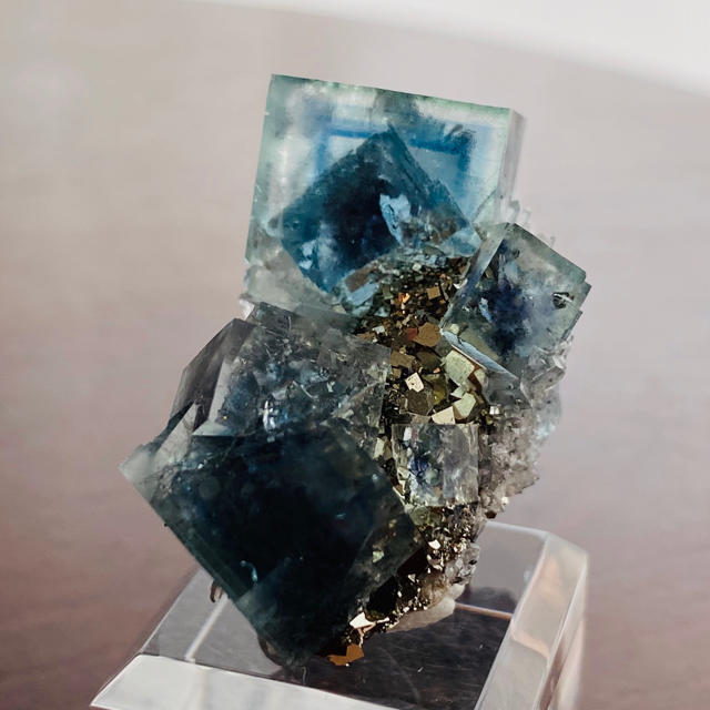 鉱物標本】フローライト パイライト 中国産