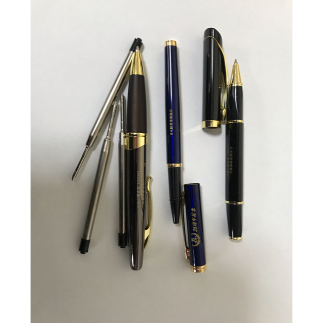 モンブラン114『モーツァルト』の、黒軸×金の万年筆(ペン先はFです