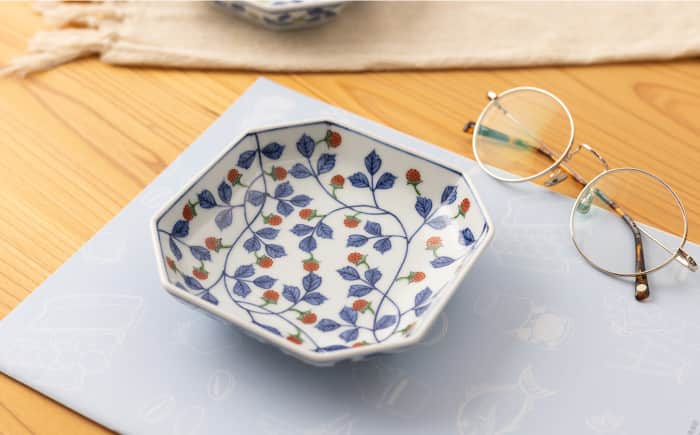 源右衛門 方皿 3枚 染錦梅小紋 染錦梅小紋 方皿 ｜ 有田焼の源右衛門窯