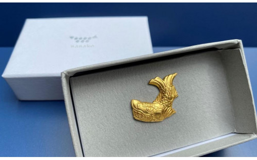 尾張名古屋は城でもつ “金のシャチホコ”【nanako】ピンズ - 愛知県