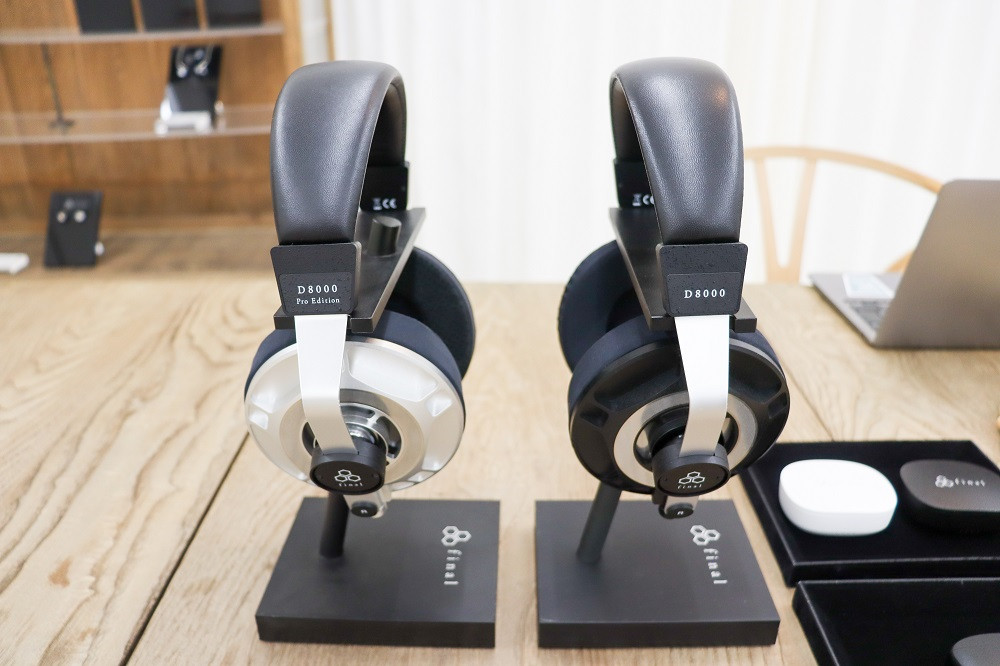 高音質有線イヤホン final E5000 MMCX シルバーコートケーブル付属