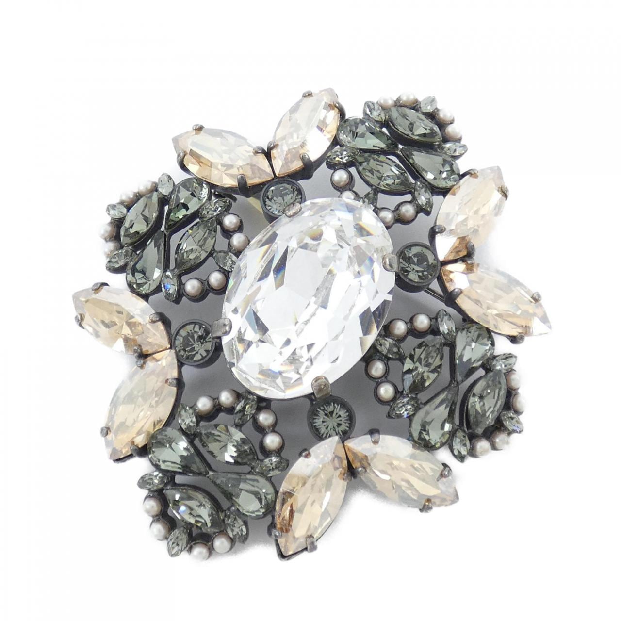 フォクシーブローチ