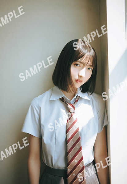 山田桃実 直筆サイン入り生写真 櫻坂46 生写真 四期生お披露目制服