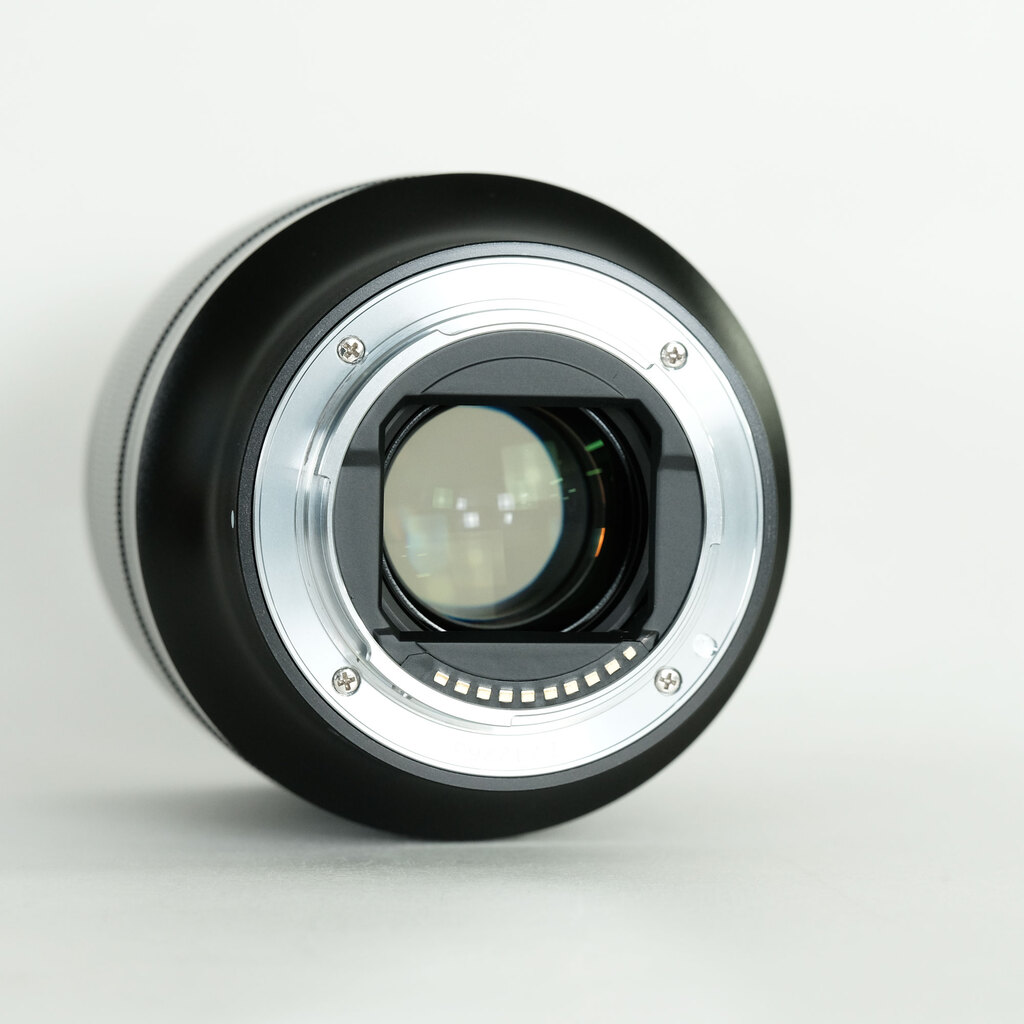 TOKINA atx-m 85mm F1.8 FEの出品 | ONE SCENE（ワンシーン）