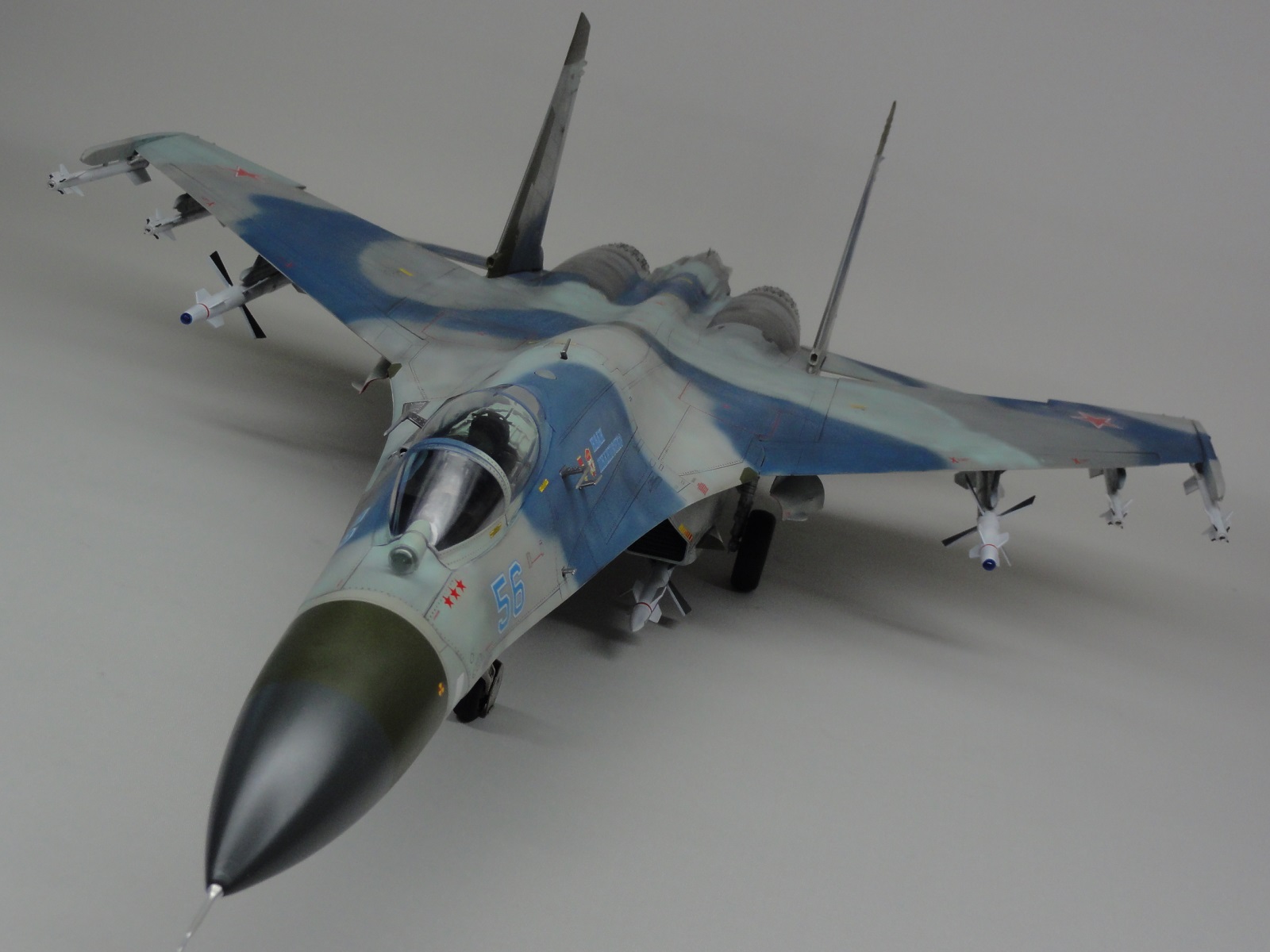 Su-27UB Flanker-C 1/32 スケール トランペッタープラモデル Trumpeter