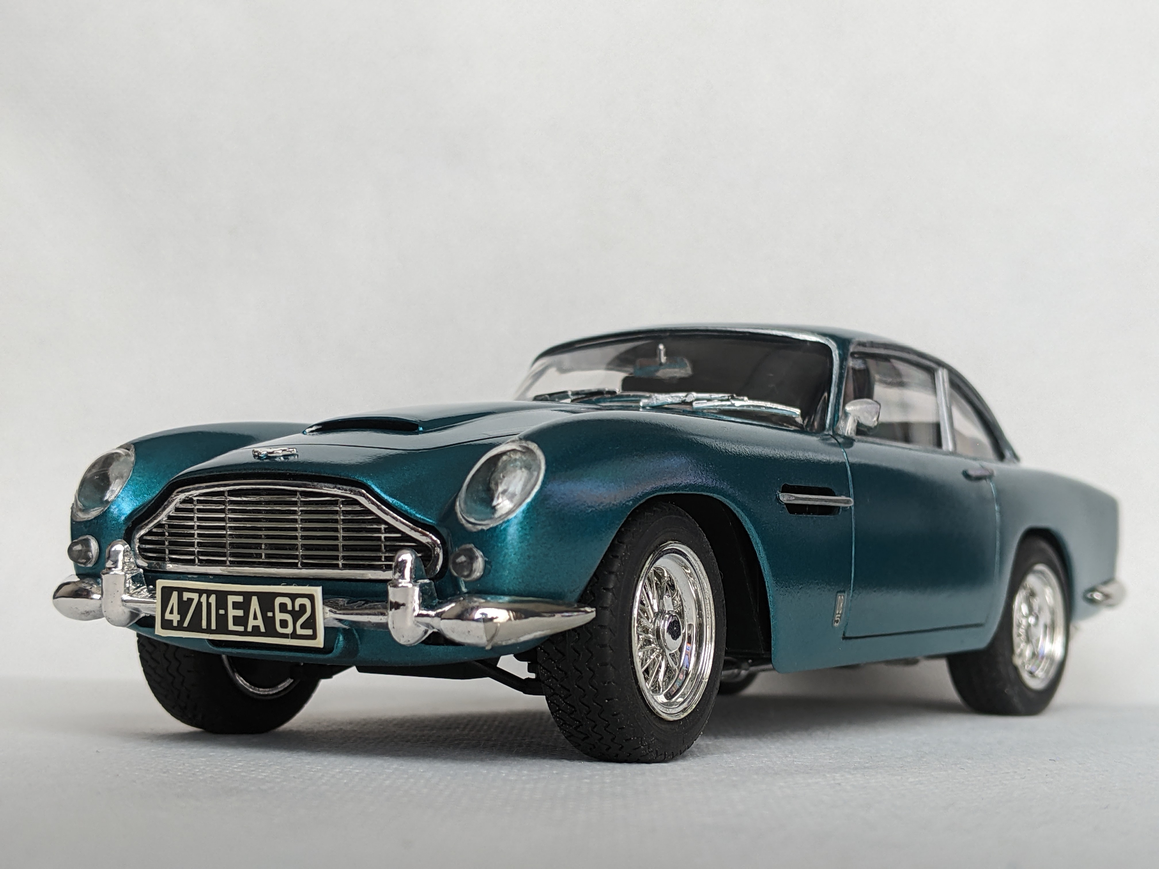 アストンマーチン DB5 007モデル 1/24スケール 1964 童友社 アストン