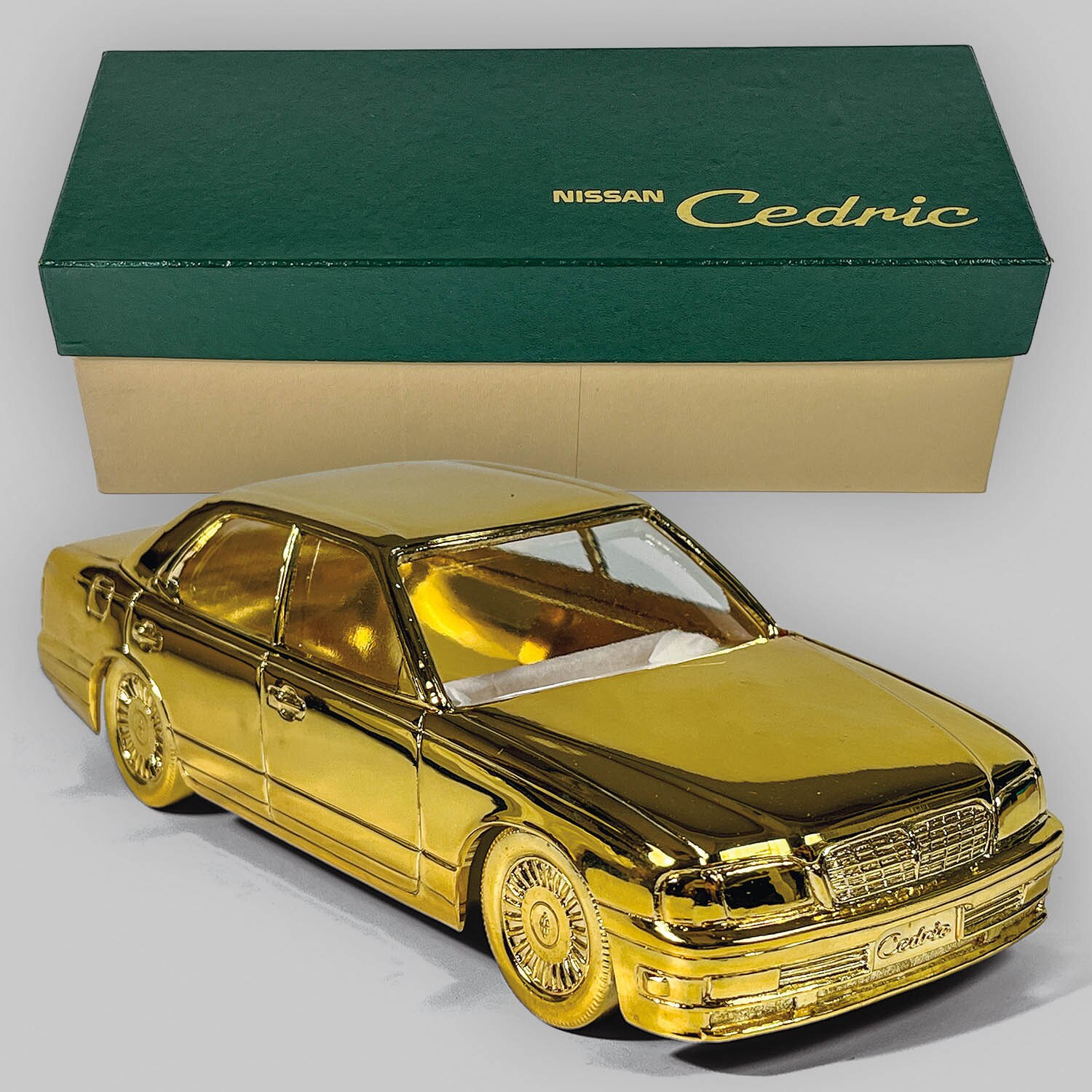 美品 日産 セドリック シガレットケース シガーケース ミニカー