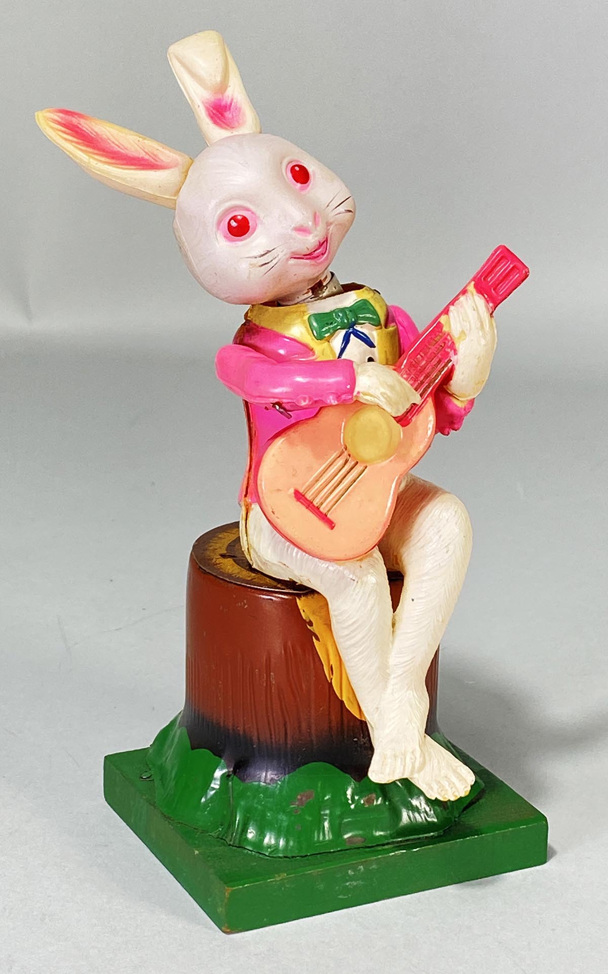 ウサギのバンジョー弾きゼンマイの動くおもちゃ音も出ます箱付