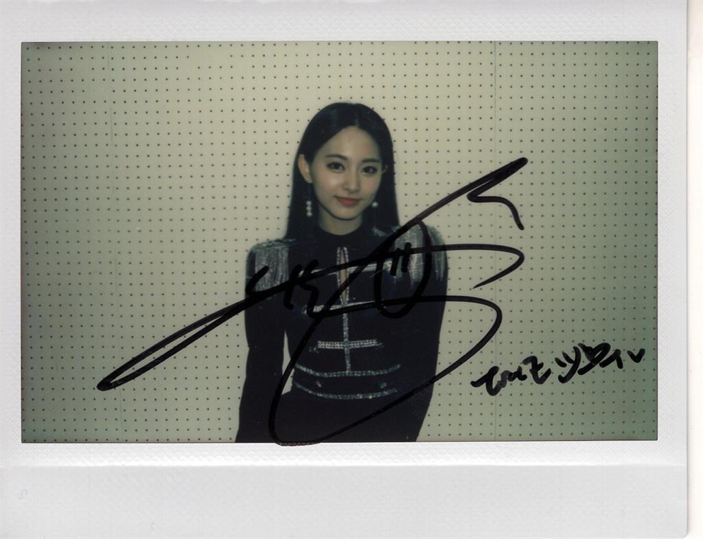 TWICE ナヨン 直筆サイン入りチェキ TWICE ナヨン 直筆サイン入り