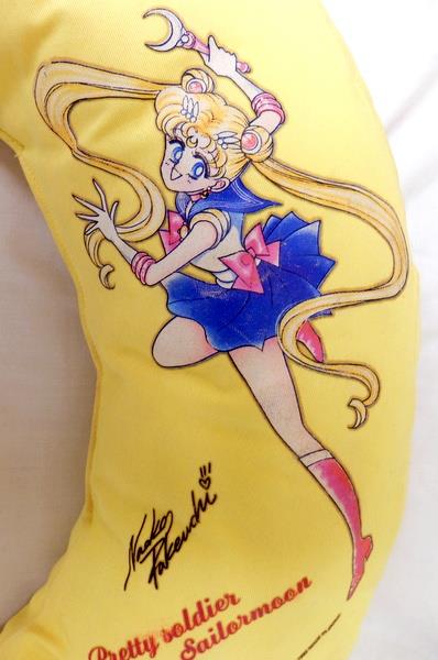 セーラームーン 三日月 大きなショルダーバック メッカ原宿 【公式通販】