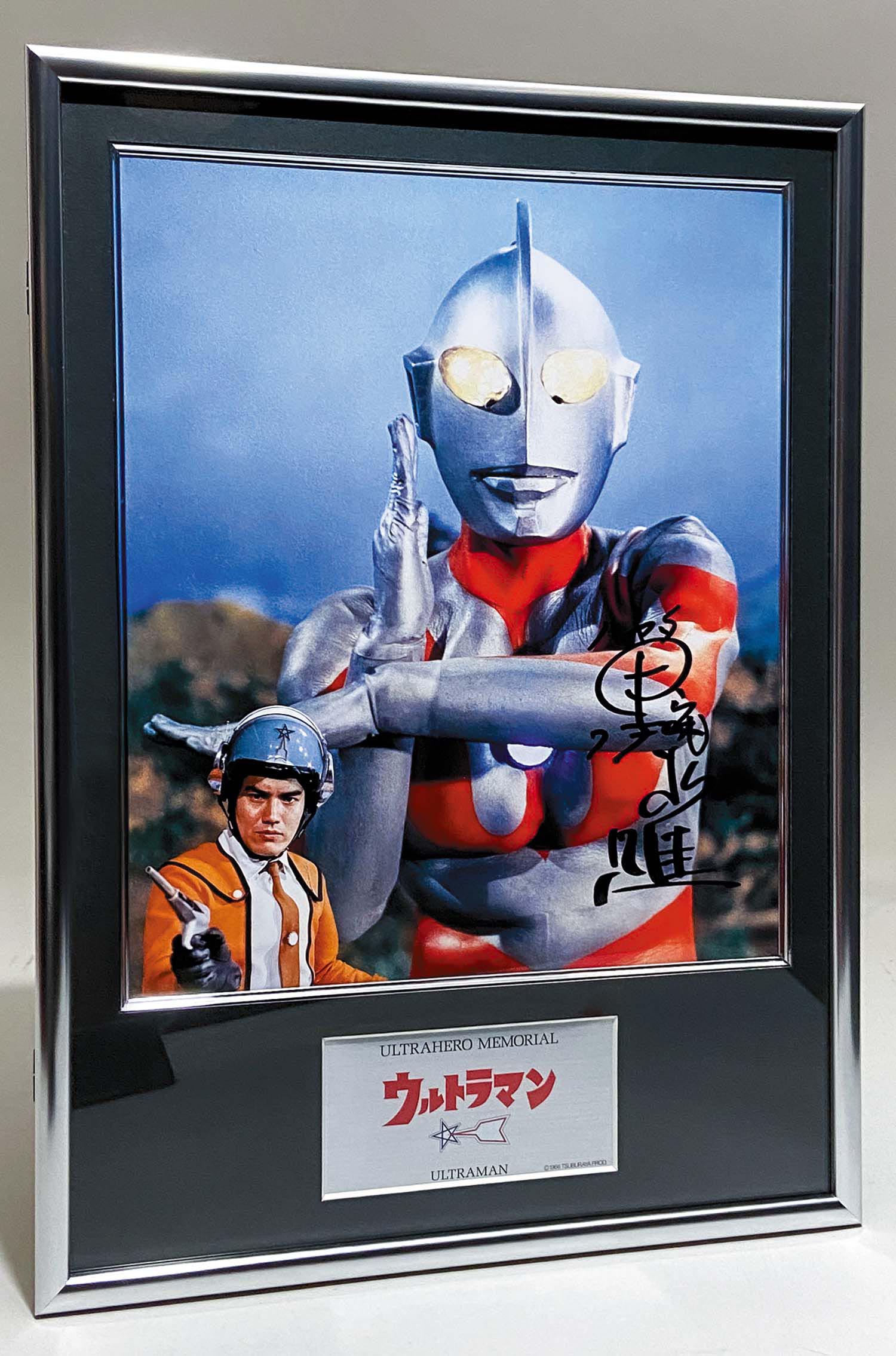 本体美品】 ウルトラヒーローメモリアル ウルトラマンメビウス 直筆