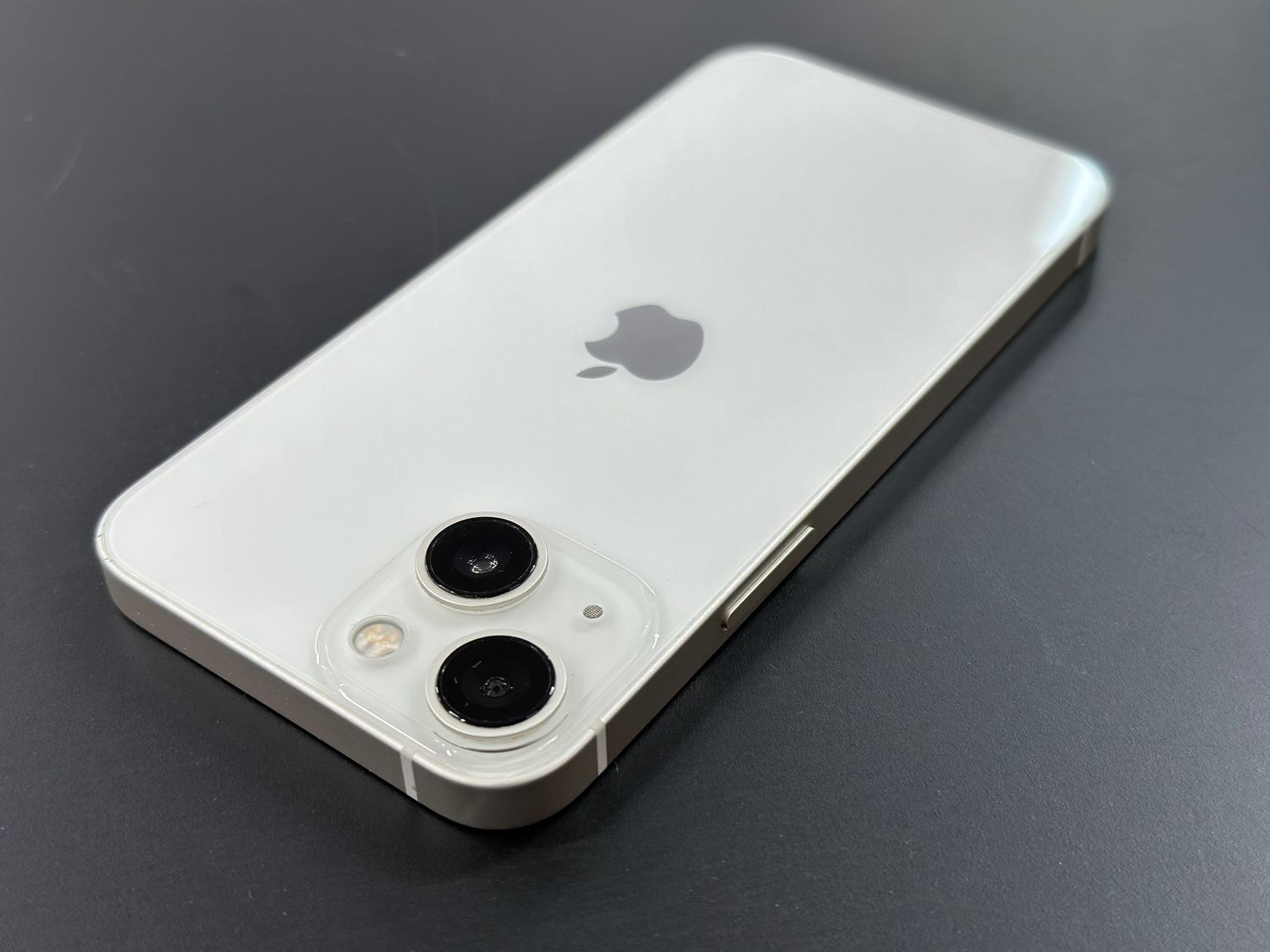 iPhone13 128GB スターライト au