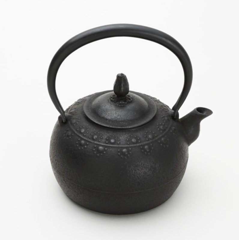 鉄瓶 龍盛堂 花模様 鉄瓶 黒色 鋳鉄製 【公式通販】