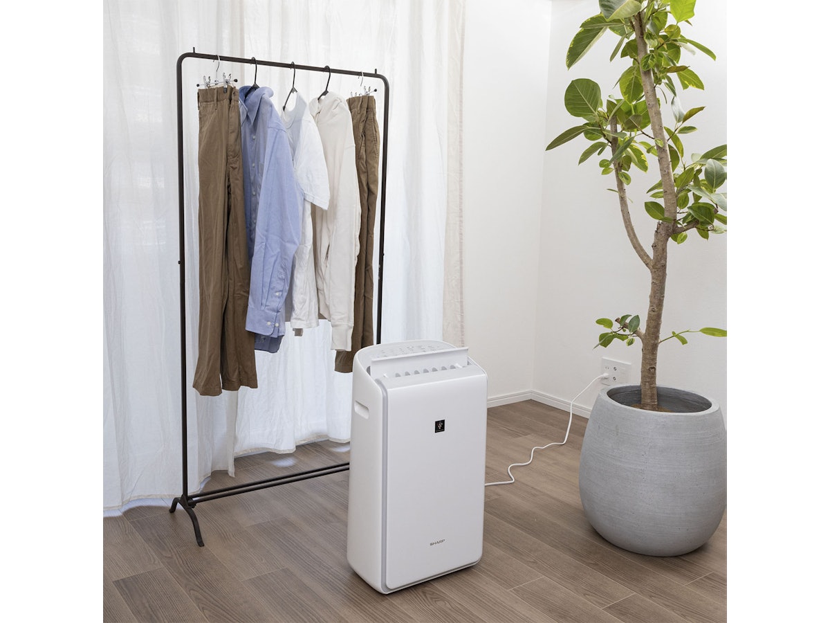 手渡し限定 石川県金沢駅】除湿器SHARP CV-SH150-W ① 手渡し限定 石川