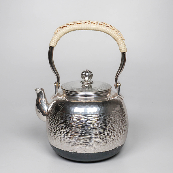 茶器・茶道具 銀瓶 丸型 湯沸 銀仕上 秀峰堂作