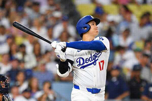 大谷翔平ベーブルース以来の100本塁打250奪三振を記録した記念カード