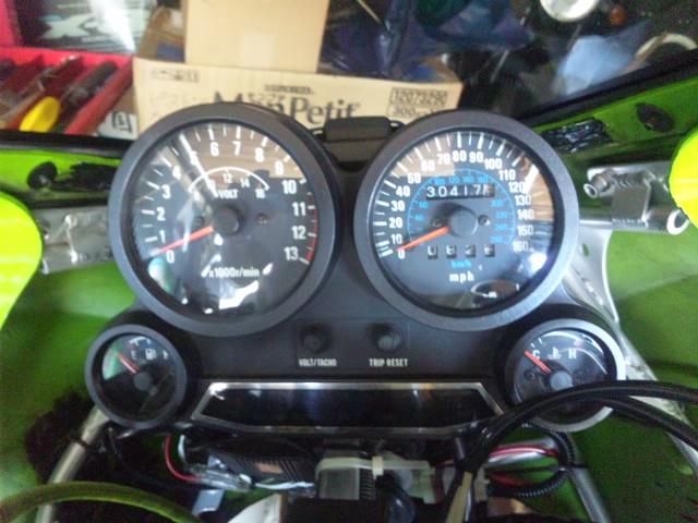 GPz900R用zzr系メーターポン付け