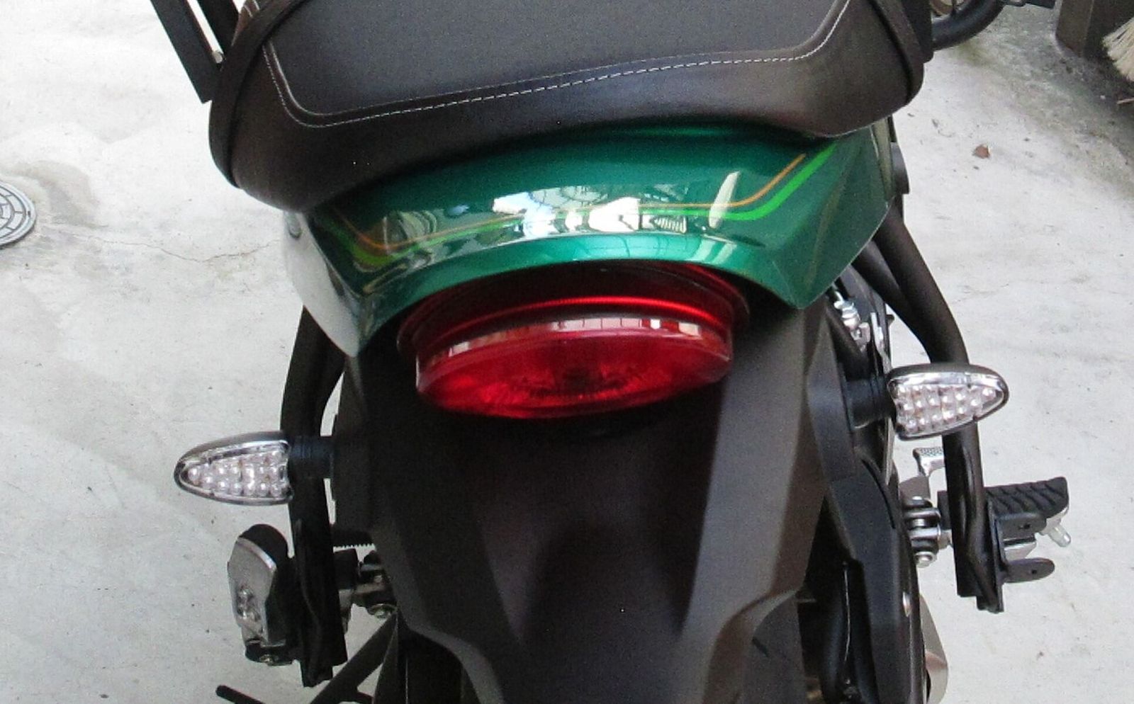 新車外し z900rs テールランプ ウィンカー リレー ハンドル 新車外し