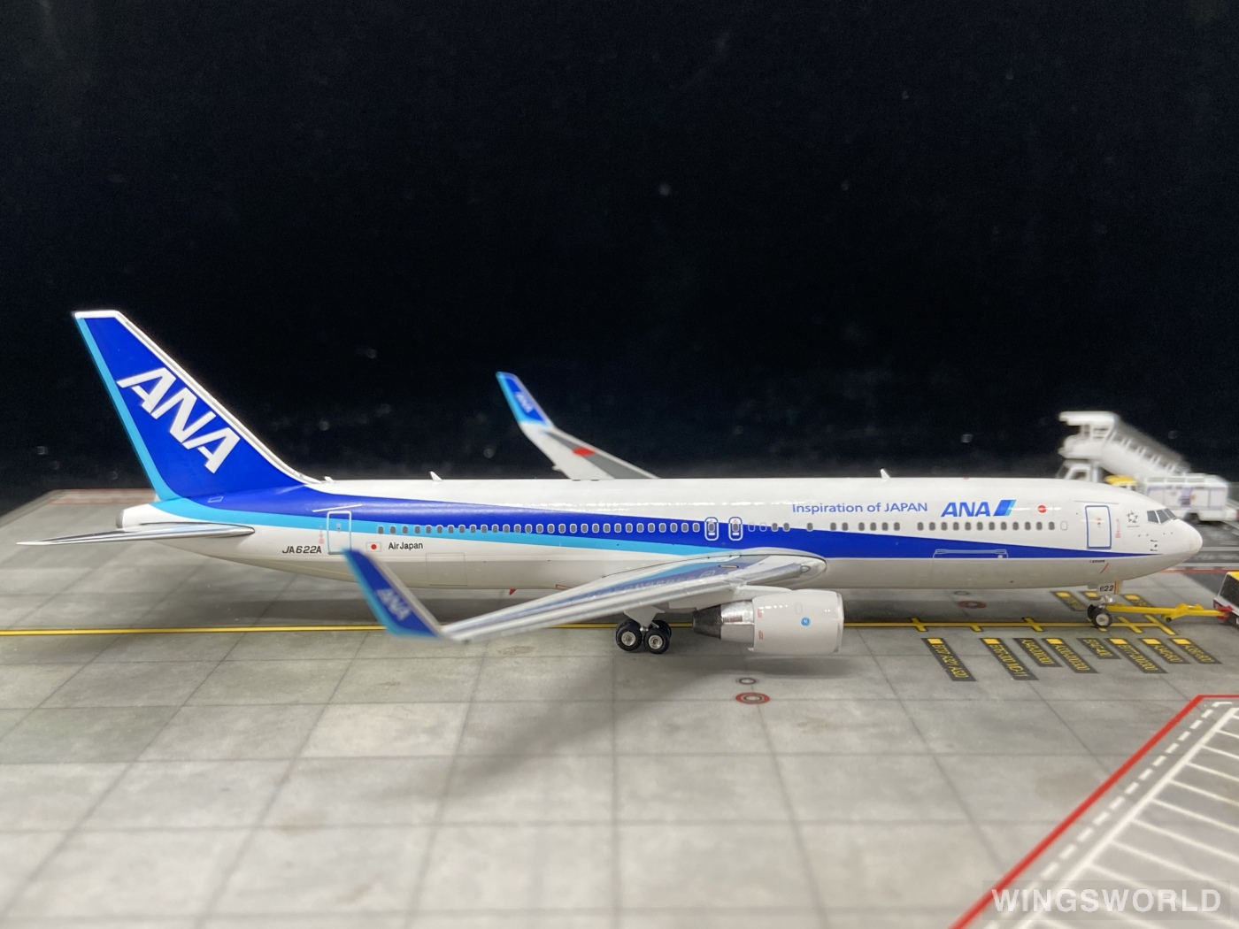ANA 767-300ER 全日空 ボーイング JA622A Ph 1:400 ANA 767-300ER
