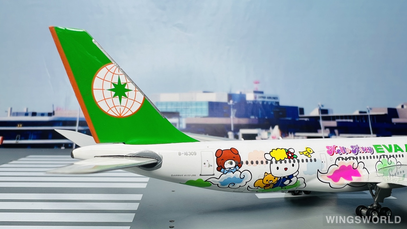 航空機・ヘリコプター phoenix Airbus A330-2 EVAAIR Hellokitty
