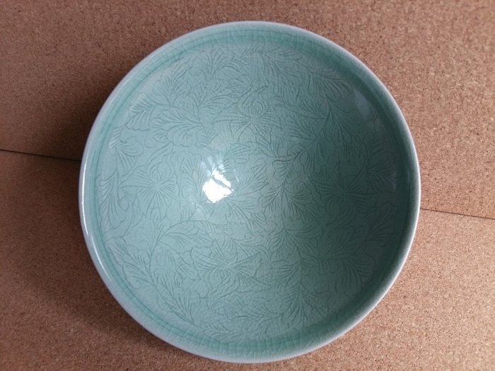 高麗青瓷、茶碗。 無傷、箱。 高麗青瓷、茶碗。 無傷、箱。