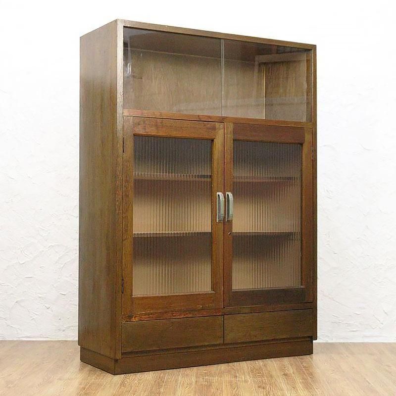 モールガラス扉の昭和レトロ本箱｜収納力と美しさを兼ね備えた