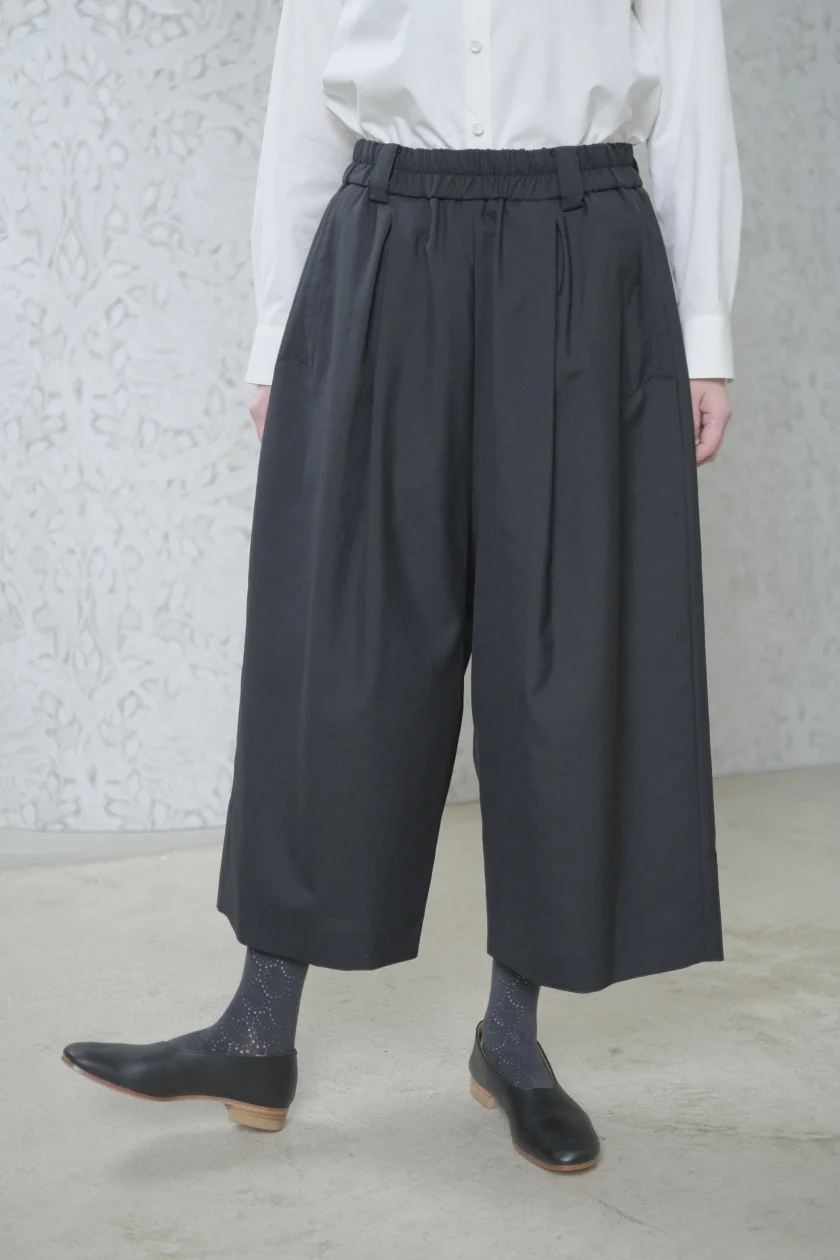 アトリエナルセ 今期ガウチョパンツ ネイビー 2025年度分到着