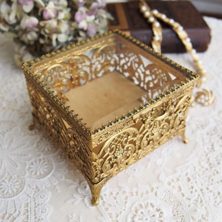 アンティーク ジュエリーボックス・ケース ガラスの蓋の宝石箱 お花