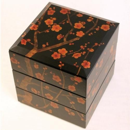 梅の三段角重箱