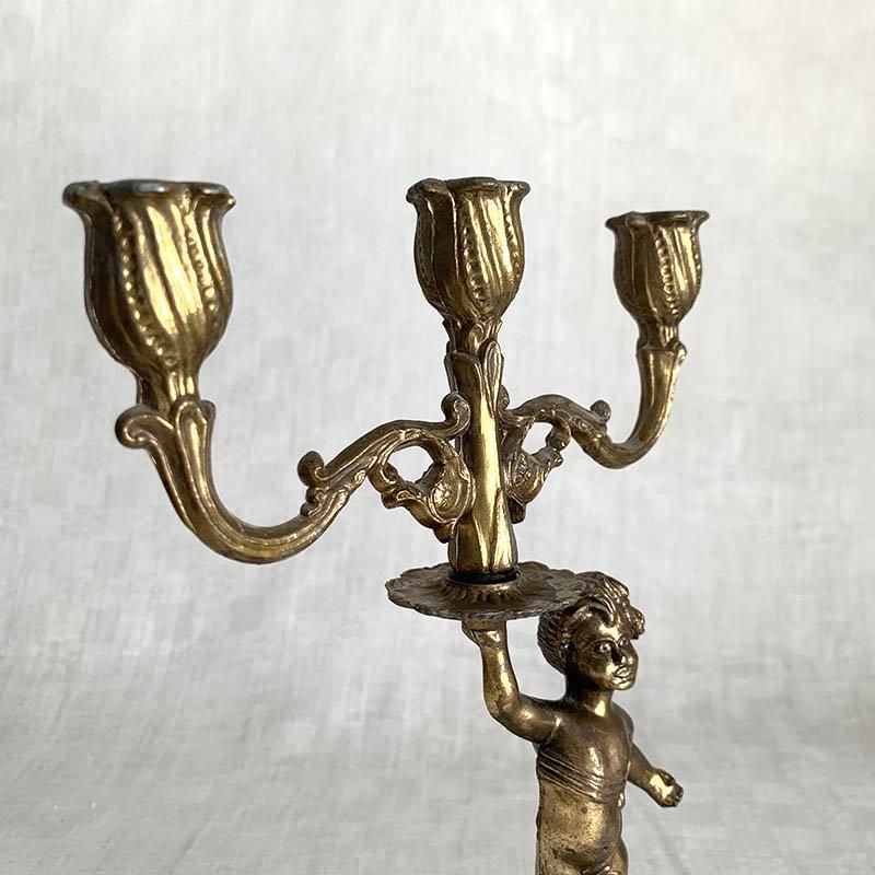 存在感ある天使モチーフ三又キャンドルホルダー