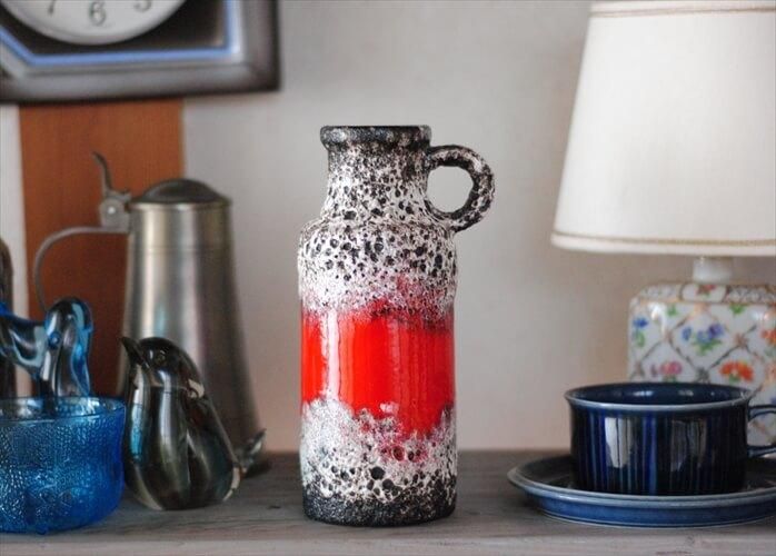 赤地の花柄陶器装飾品 赤地の花柄陶器装飾品