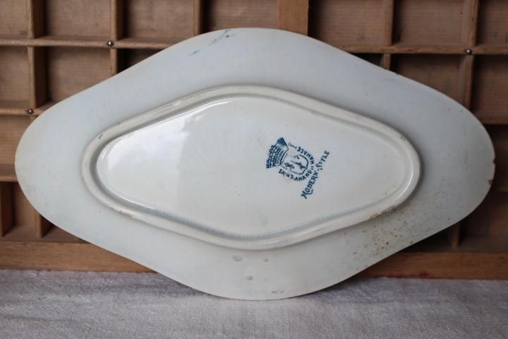 フランス製1900年初頭の素朴なひし形プレート