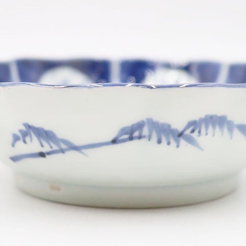 アンティーク呉須染付なます皿 蝶と丸窓の模様