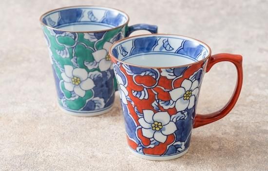 有田焼 染錦唐花マグカップ （緑）/（赤） - 有田焼 八右衛門窯 大慶