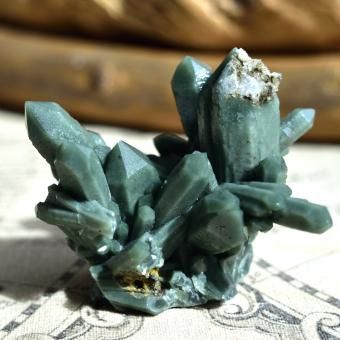 ドイツ産 黒い森 フローライト 蛍石 鉱物標本 原石 ② フローライト