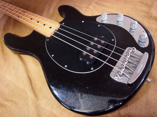 Musicman Stingray EX Black Sparkle - Geek IN Box