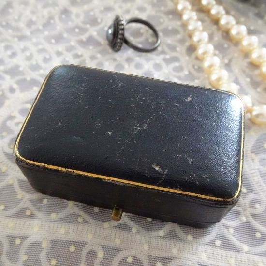 アンティーク ジュエリーボックス | フランス 宝石店のジュエリー